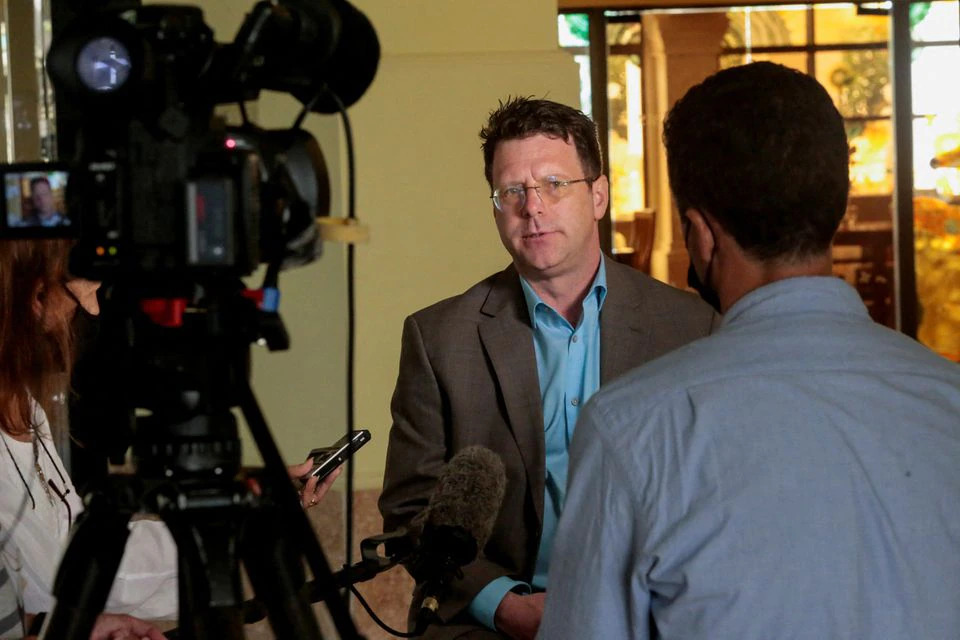 क्यूबा के लिए अमेरिकी कृषि गठबंधन (यूएसएसीसी) के अध्यक्ष पॉल जॉनसन ने क्यूबा के व्यापार दौरे पर अमेरिकी किसानों के एक प्रतिनिधिमंडल का नेतृत्व किया, जहां उन्होंने कैरेबियाई द्वीप राष्ट्र पर वर्तमान प्रतिबंध को शिथिल करने के लिए अमेरिका पर ज़ोर डाला। 